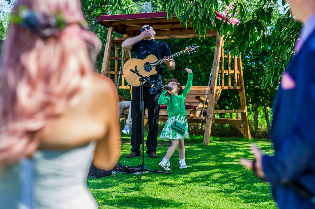 when to have live music at your wedding