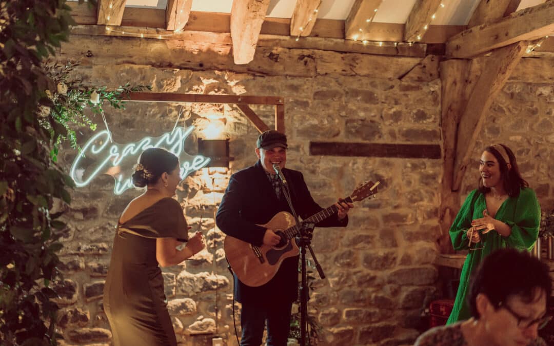 WHAT ARE THE BENEFITS OF A SINGER & DJ